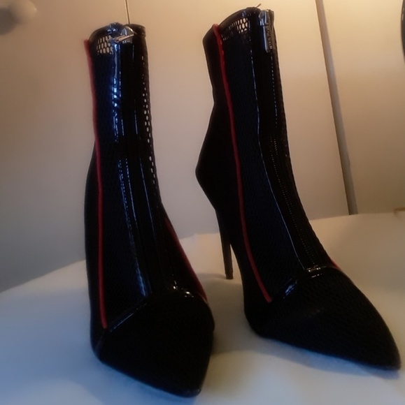 Shoes - Picture 4 of 4